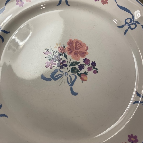 2 Vintage Newcor Blue Ribbon 6026 dinner plates - Picture 3 of 12